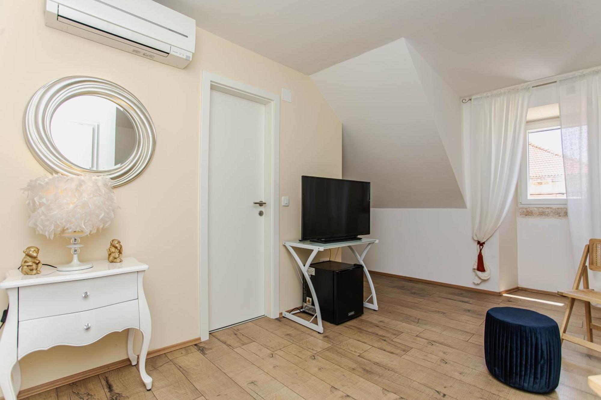 Guesthouse Mimbelli Orebić Екстериор снимка